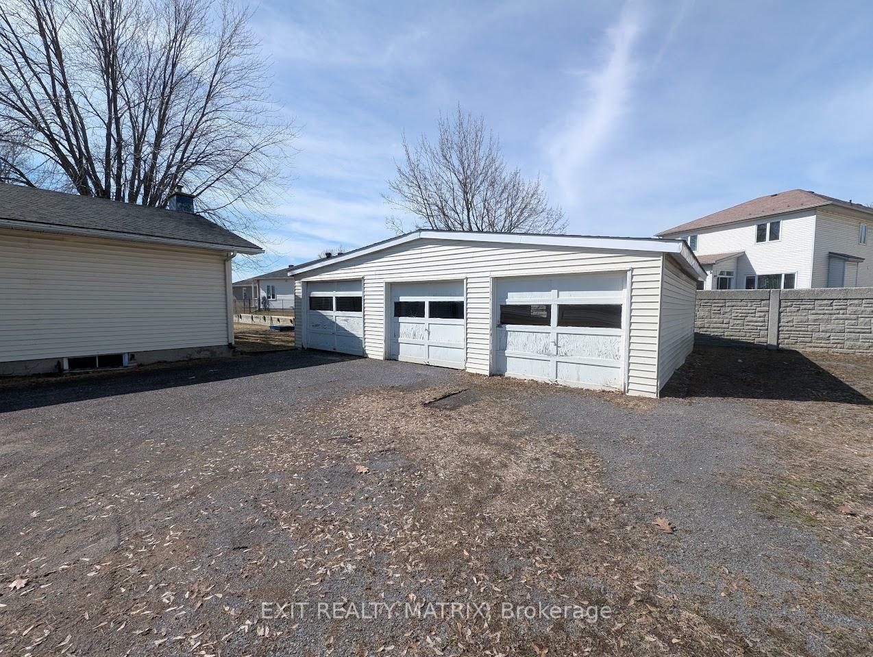 Property Photo: 1632 Trim Road ON K4A 3P8