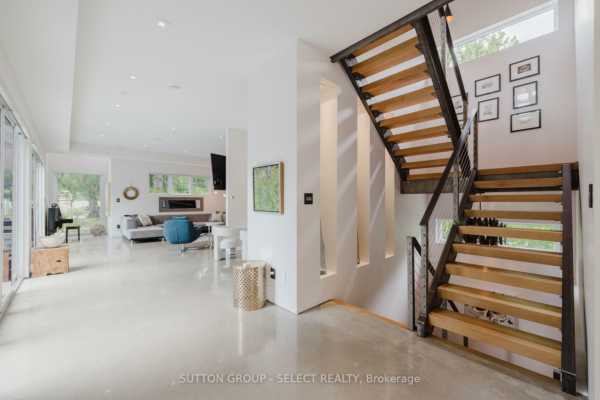 Property Photo:  9385 Elviage Drive  ON N6K 4R8 