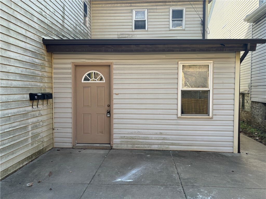 Property Photo:  16 Kittanning  PA 15223 