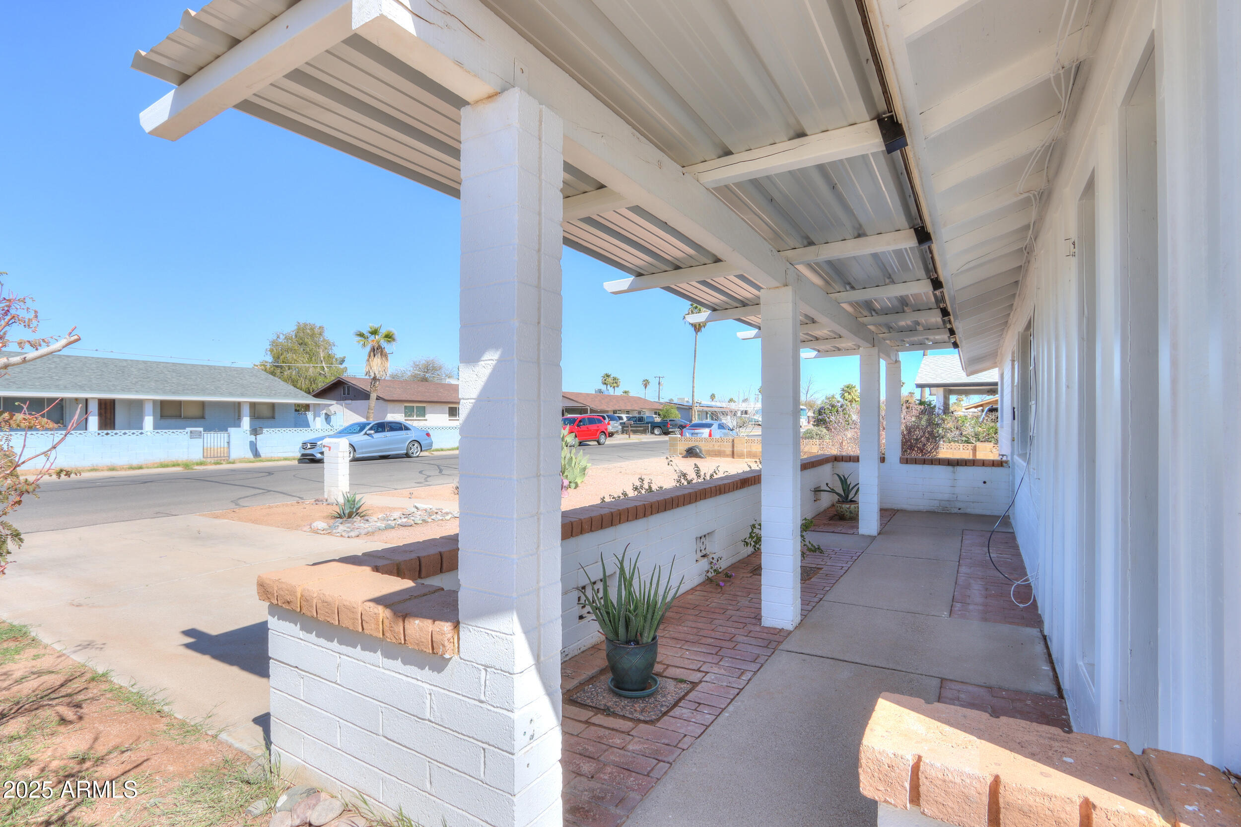 Property Photo: 1201 E Avila Avenue AZ 85122