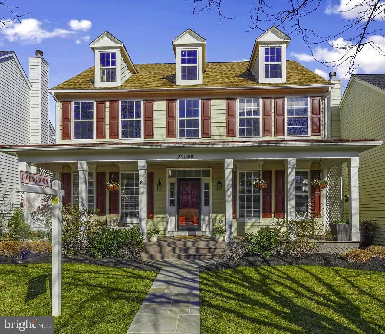 Property Photo: 25500 Heathfield Circle VA 20152