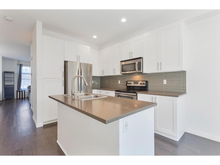 Property Photo: 15788 104 14 BC V4N 6M6