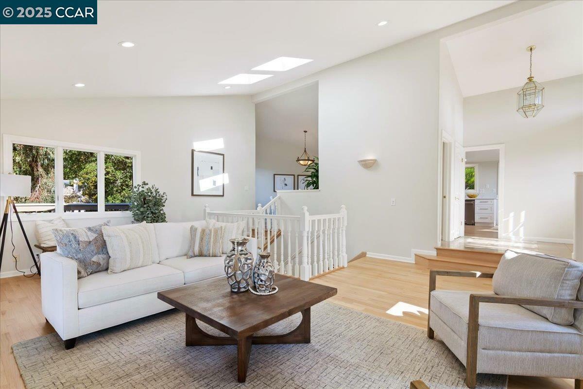 Property Photo: 11 Daisy Ln CA 94563