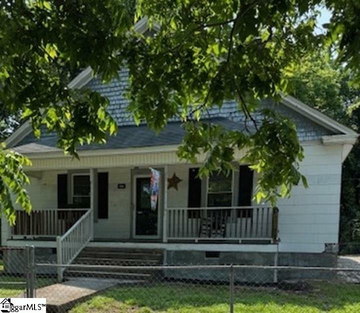 Property Photo: 156 Moore Street SC 29372
