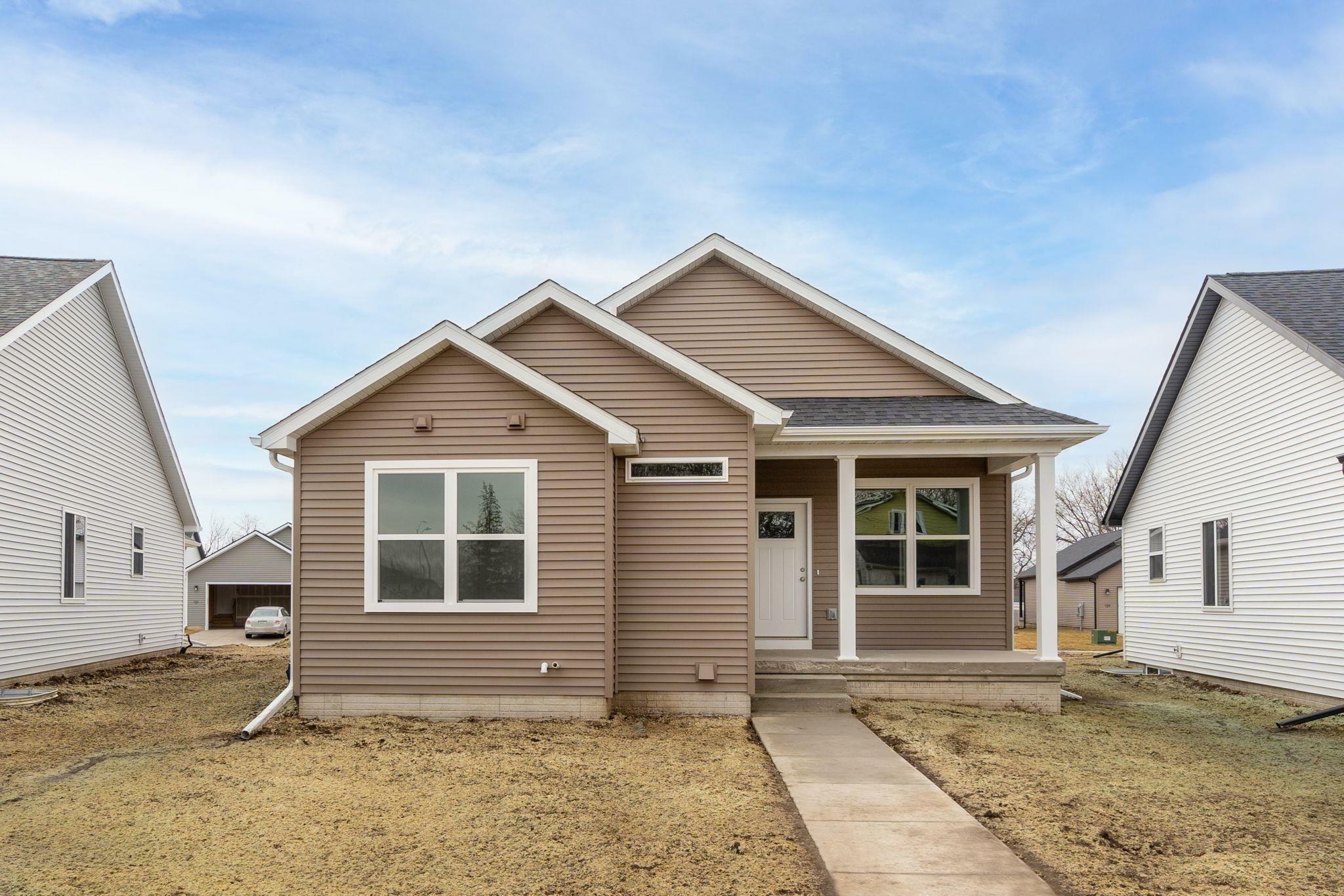 Property Photo:  124 Axlewood Drive  IA 50701 