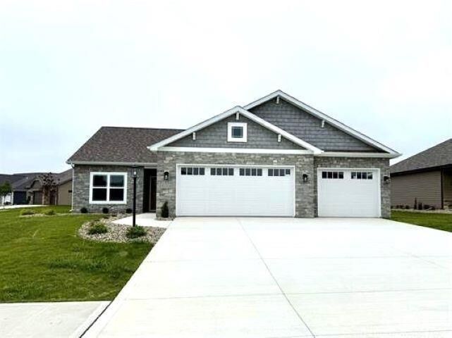 Property Photo:  2001 Bogey Court  IN 46706-8800 