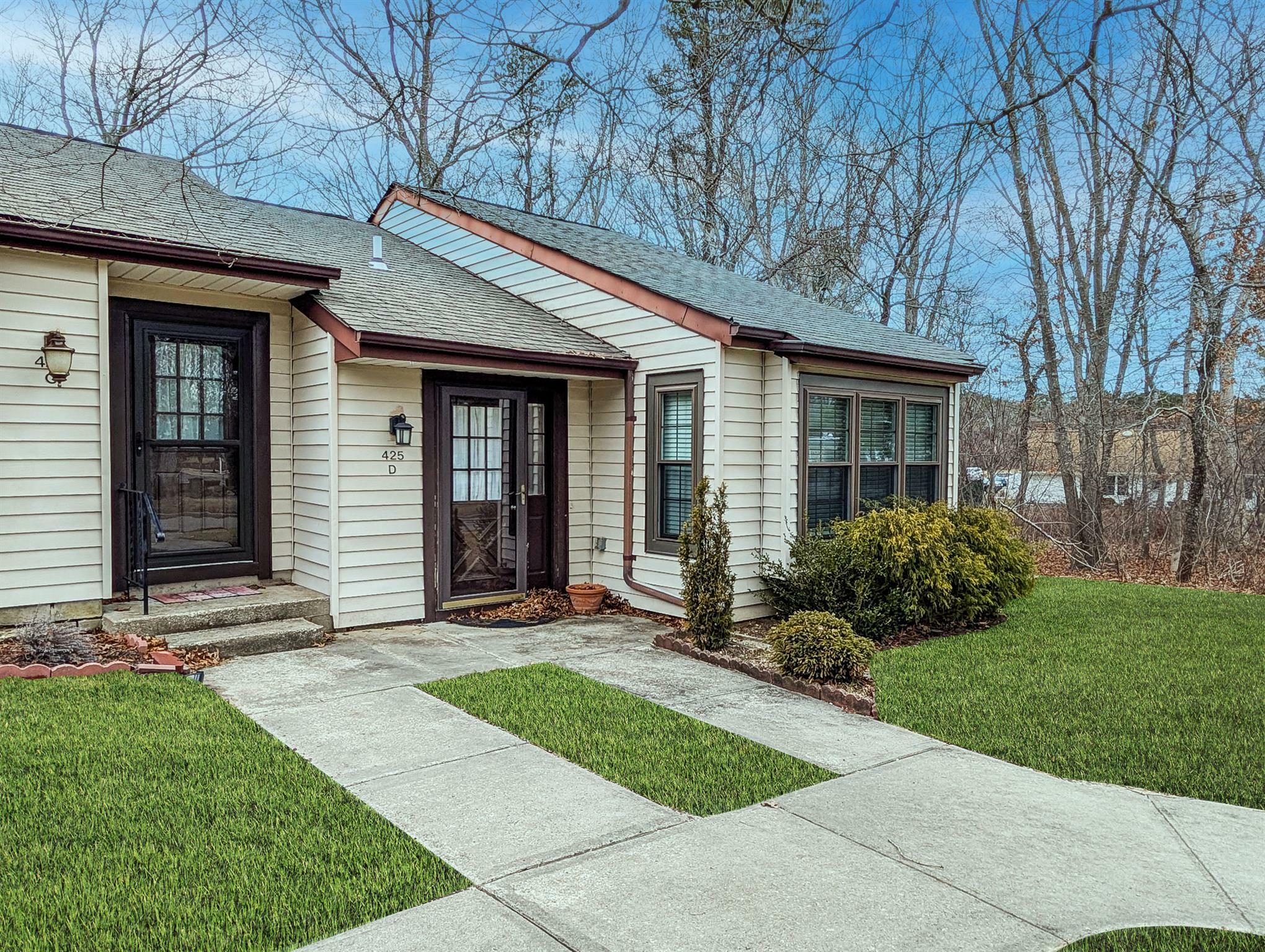 425 Bridgewater Drive D  Ridge NY 11961 photo