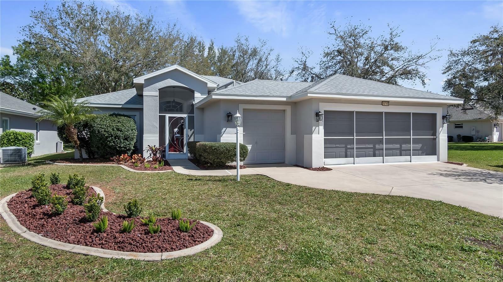 Property Photo:  20740 Queen Alexandra Drive  FL 34748 