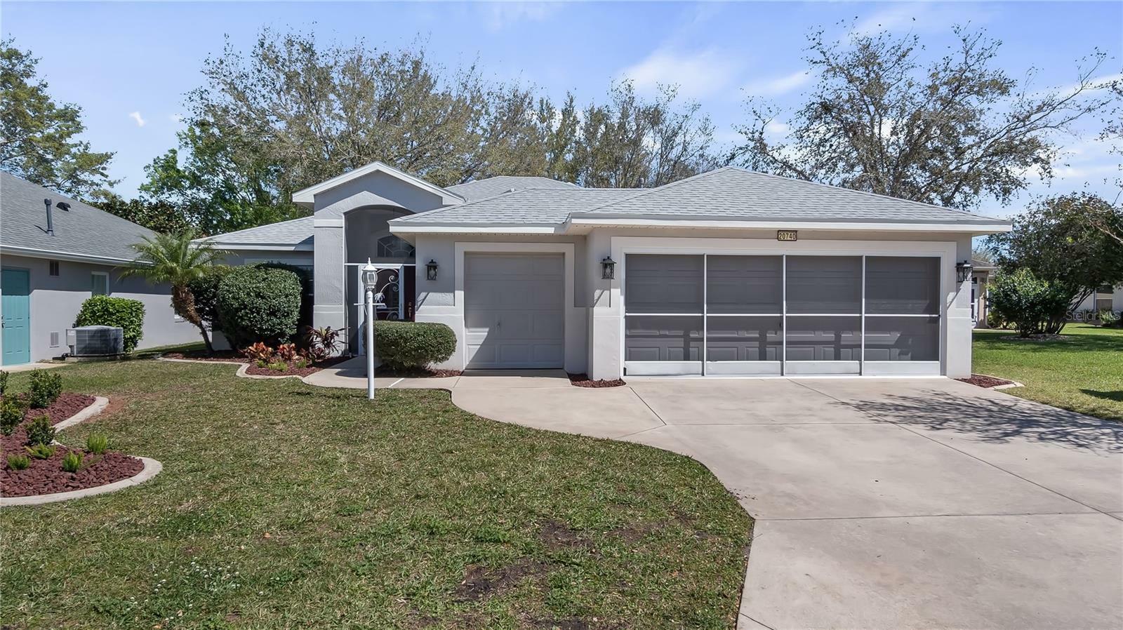 Property Photo: 20740 Queen Alexandra Drive FL 34748