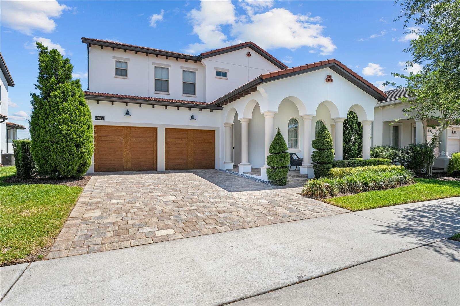 Property Photo: 8025 Topsail Place FL 34787