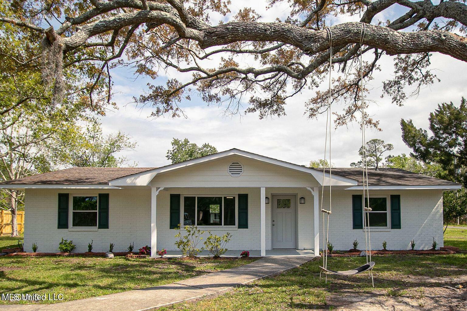 Property Photo:  211 Ninth Street  MS 39520 