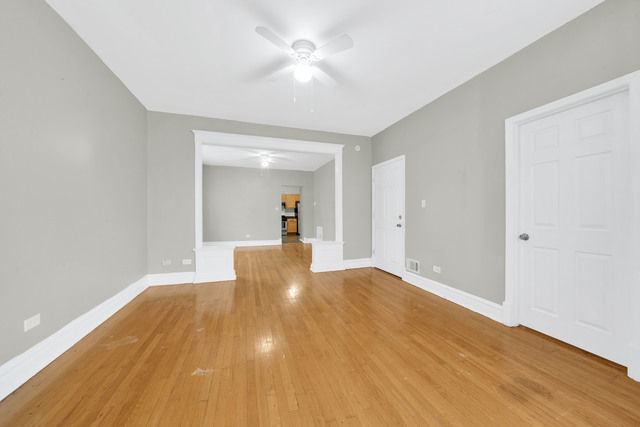 Property Photo:  5701 S Winchester Avenue  IL 60636 