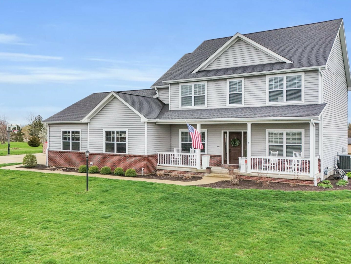 Property Photo: 5 Fieldcrest Drive IL 61856