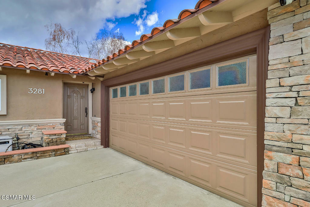 Property Photo: 3281 Garnet Place CA 93063