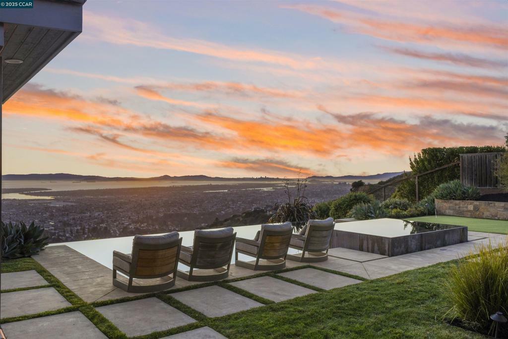 Property Photo: 13549 Campus Dr CA 94605