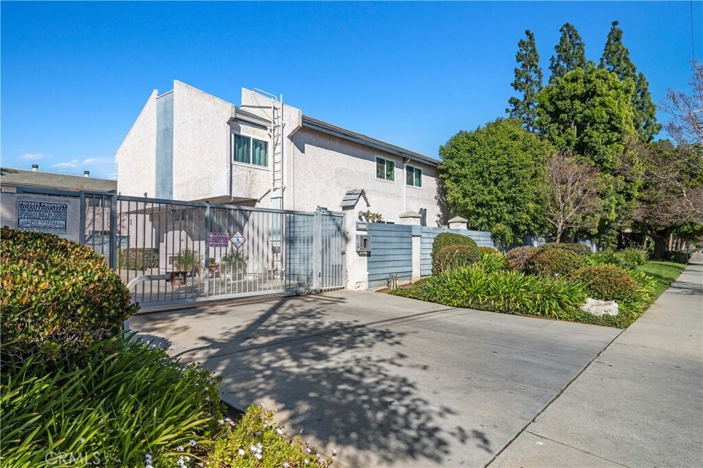 21333 Lassen Street 2B  Chatsworth CA 91311 photo