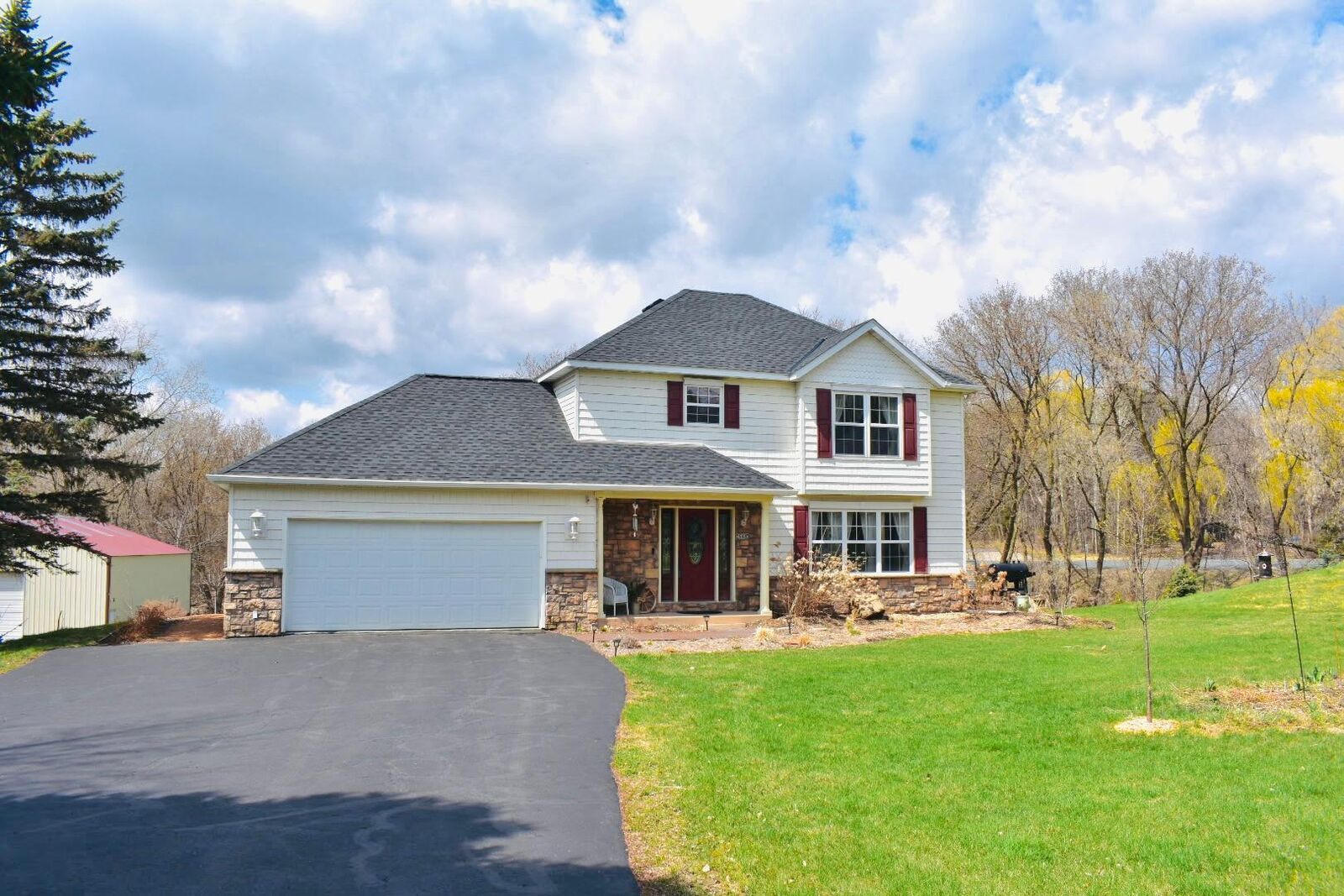 Property Photo:  548 Trillium Lane  WI 54016 