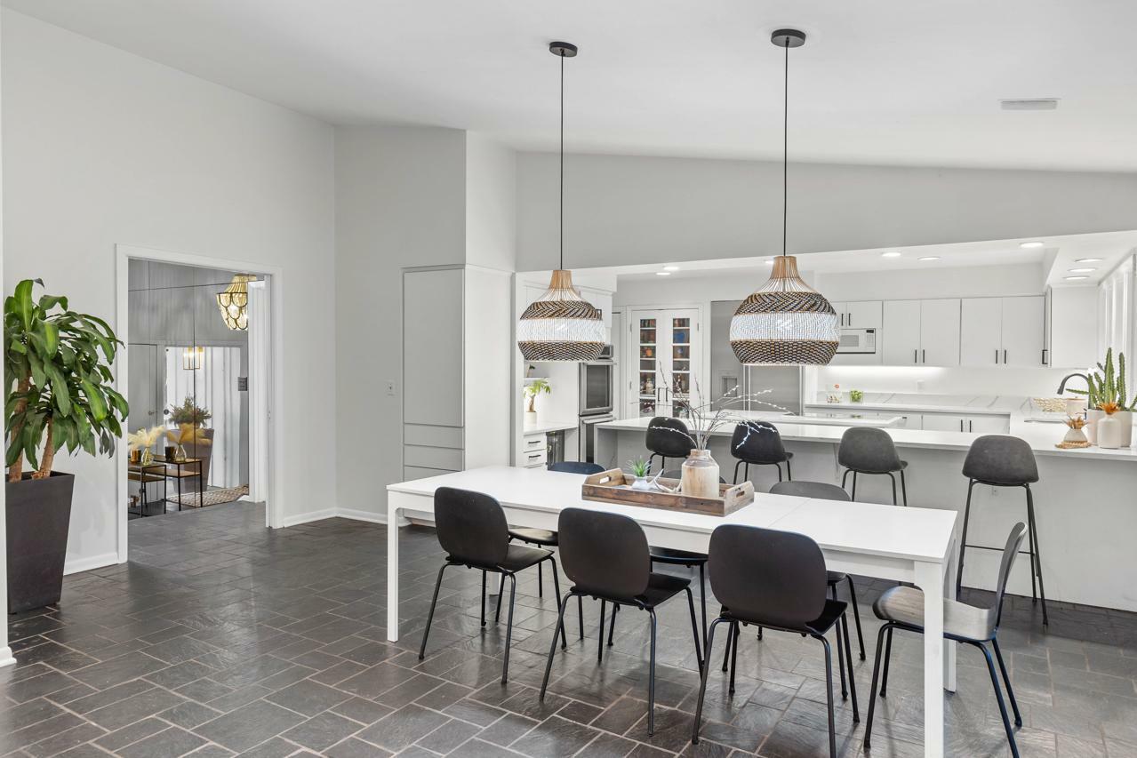 Property Photo: 1345 Fairlawn Way MN 55416