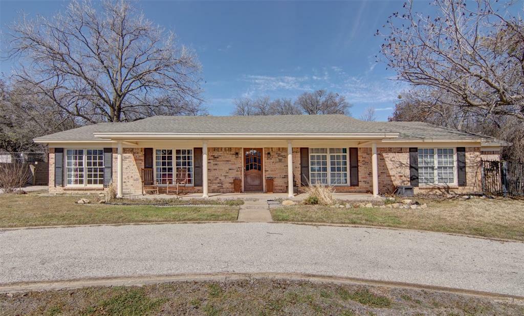 Property Photo:  702 Norton Street  TX 76086 