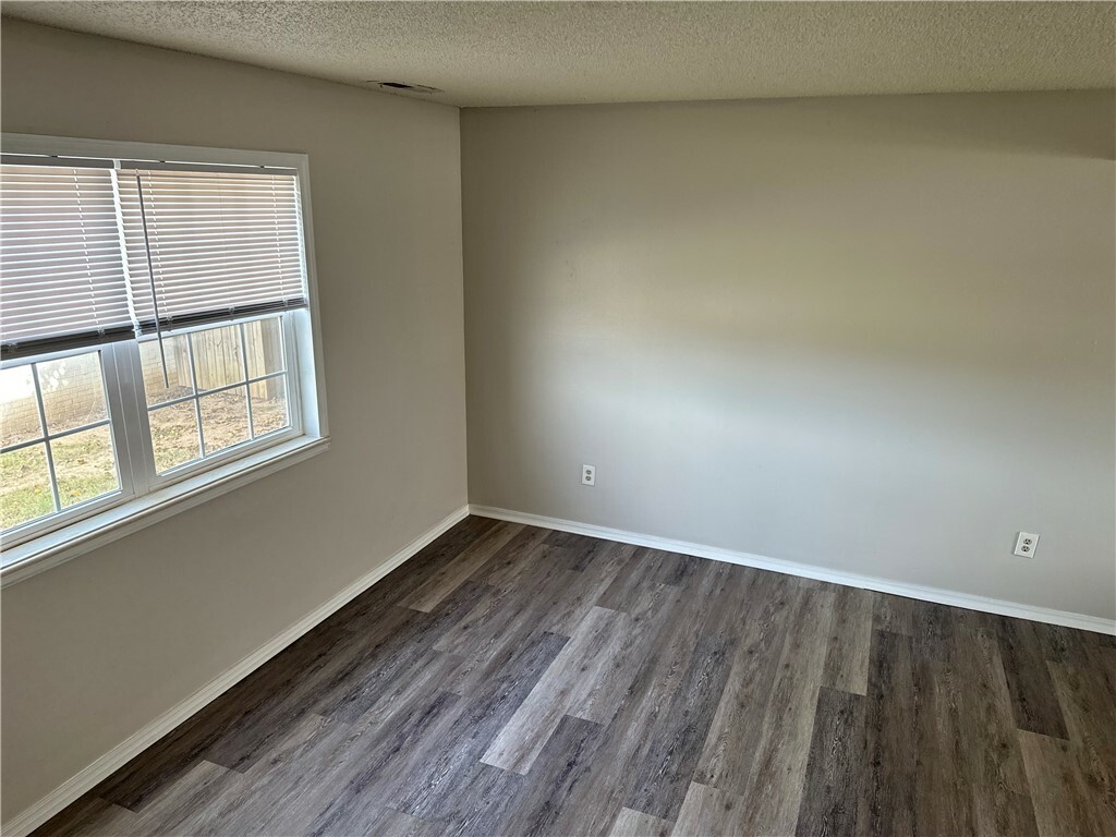 Property Photo:  2158 N Garland Avenue 1  AR 72704 