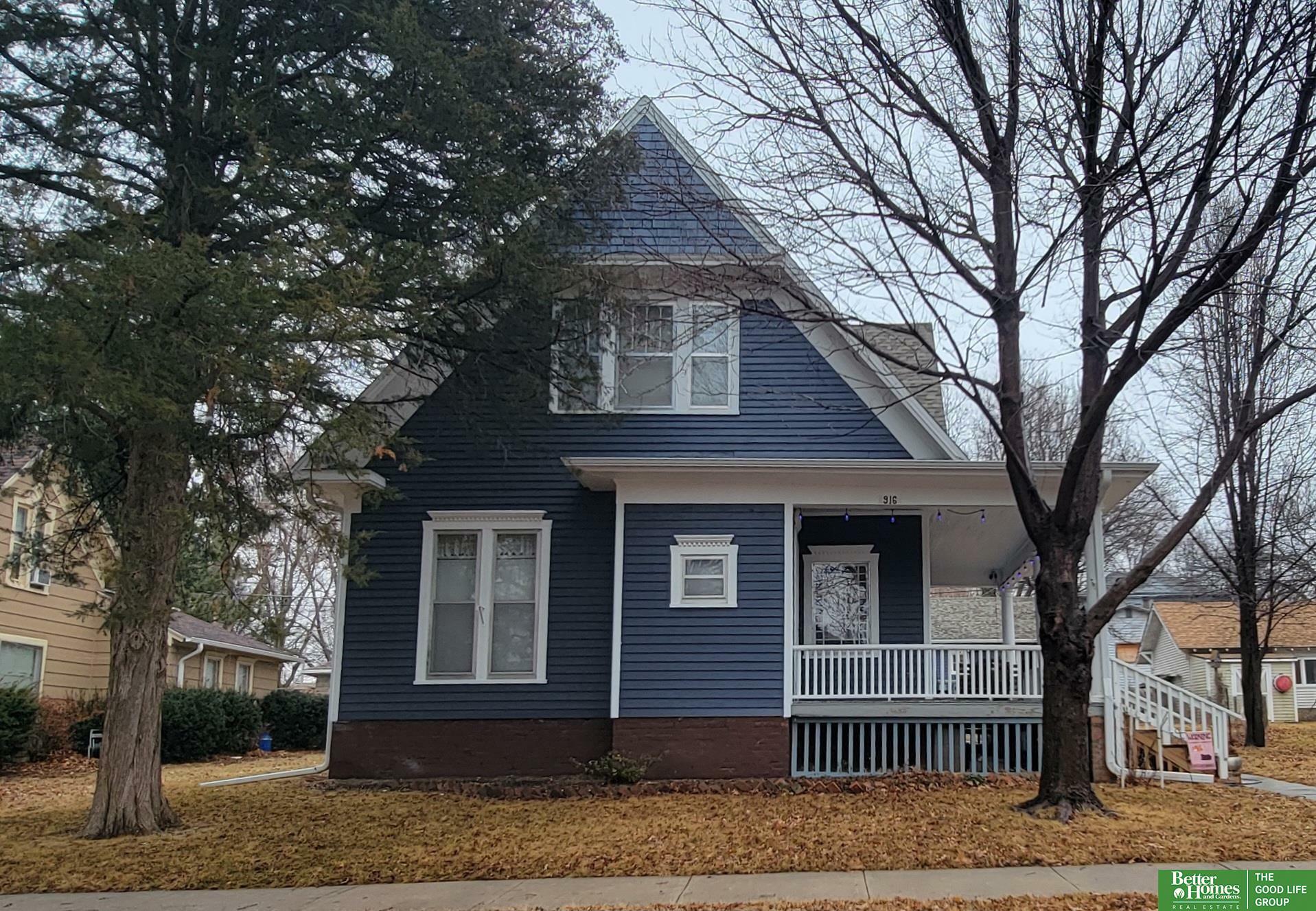 Property Photo:  916 N Iowa Avenue  NE 68467 