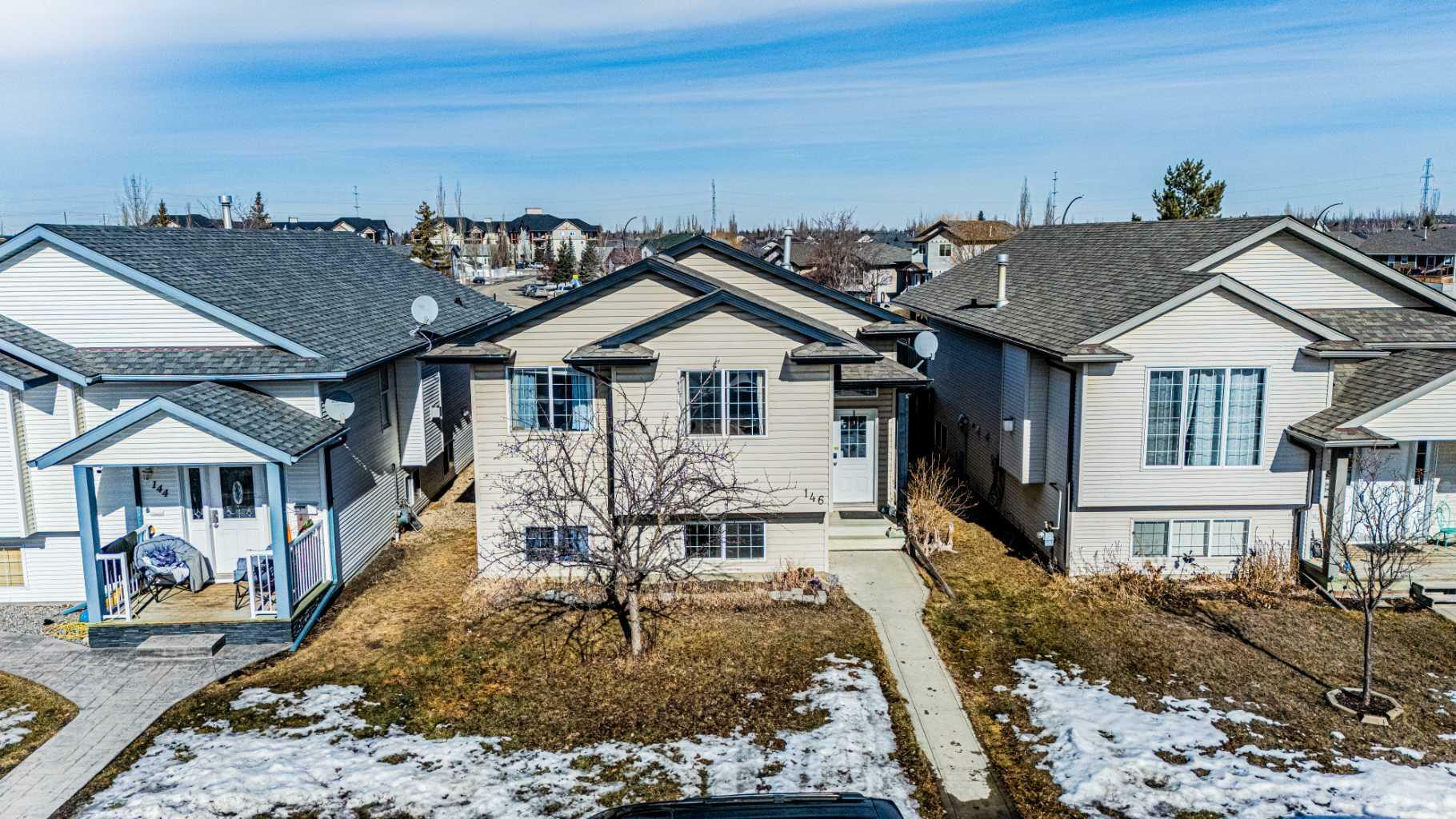 Property Photo:  146 Ireland Crescent  AB T4R 3K6 