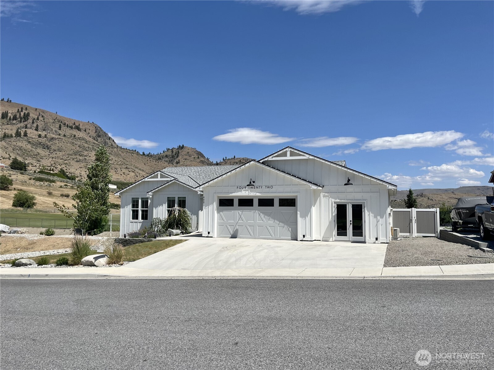 Property Photo: 422 Sunny Brooke Lane WA 98816