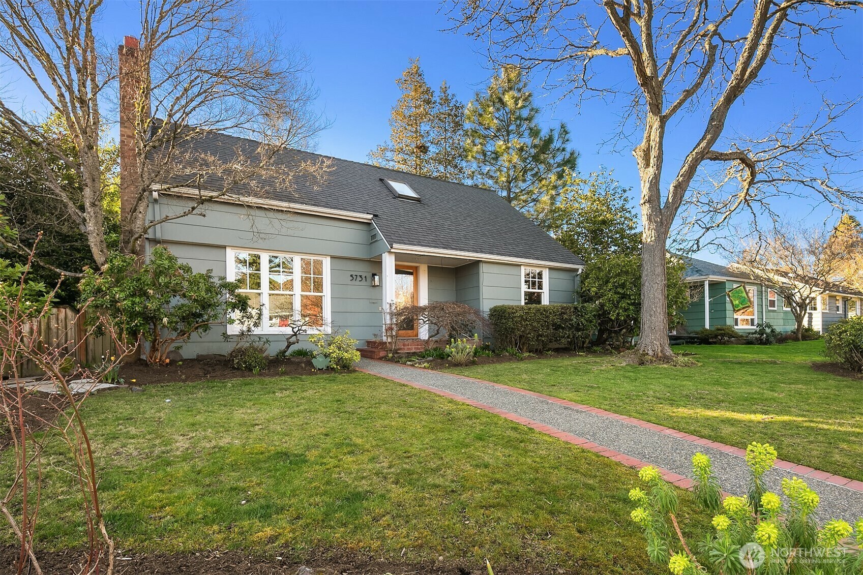 5731  58th Avenue NE  Seattle WA 98105 photo