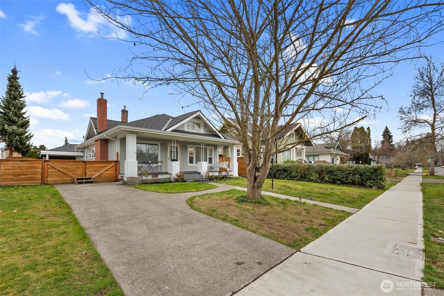 Property Photo: 809 Sumner Ave WA 98390