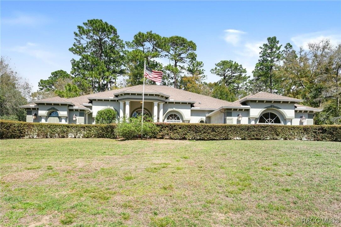 Property Photo:  2027 W Mesa Verde Drive  FL 34465 