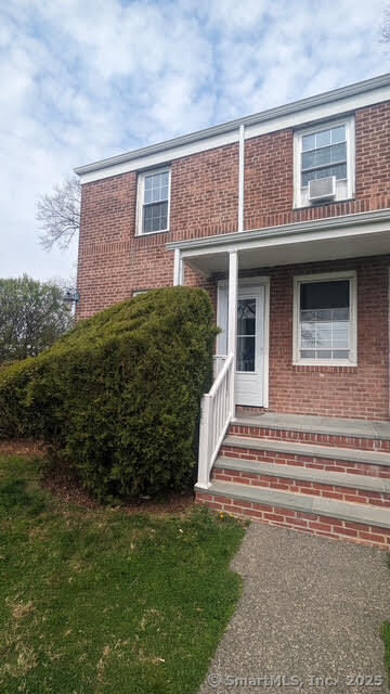 Property Photo:  2475 Summer Street Apt 1F  CT 06905 