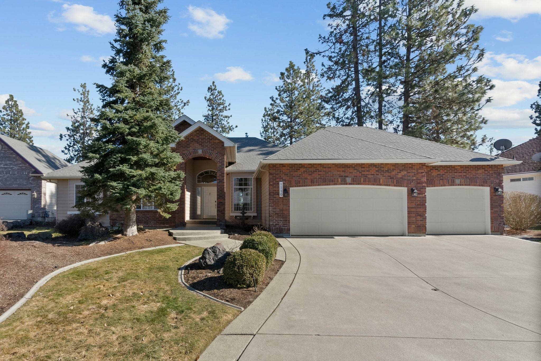 1710 W Rock Bluff Ct  Spokane WA 99208 photo