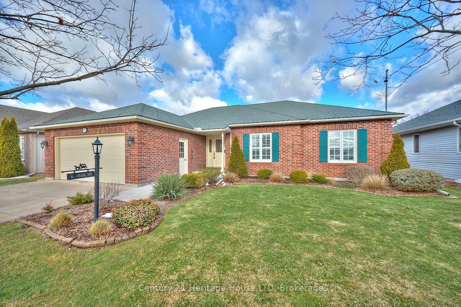 Property Photo: 487 Albany Street ON L2A 6L6