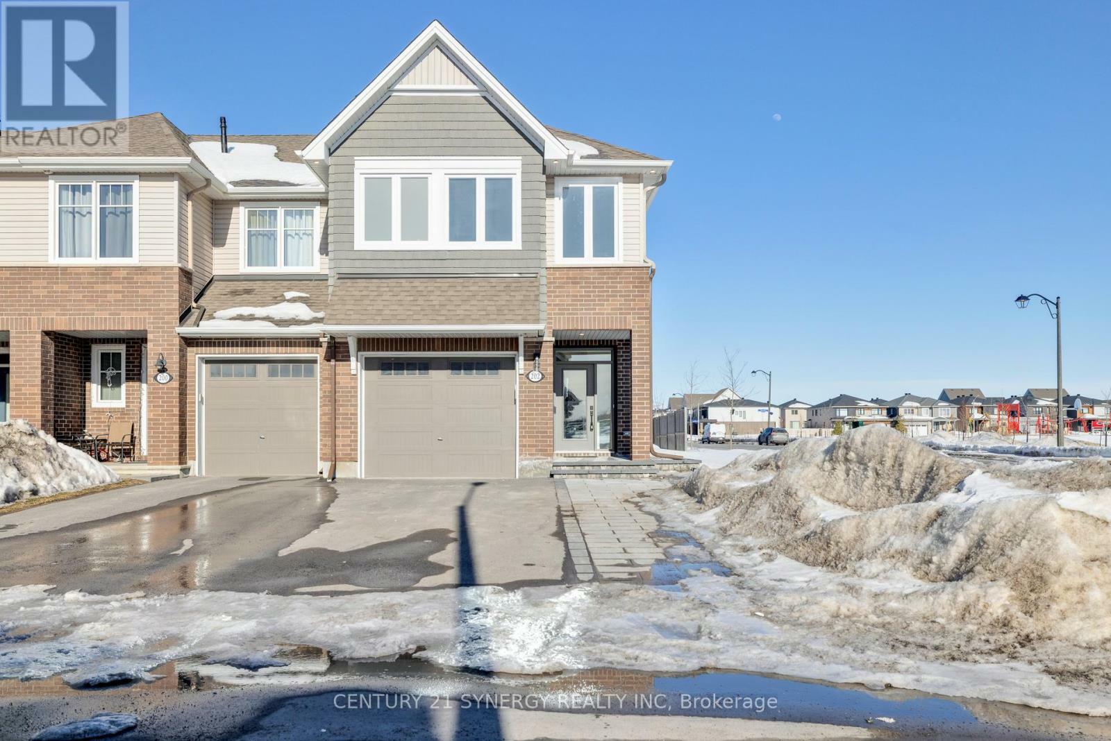 202 Angelonia Crescent  Ottawa ON K1T 0Y4 photo