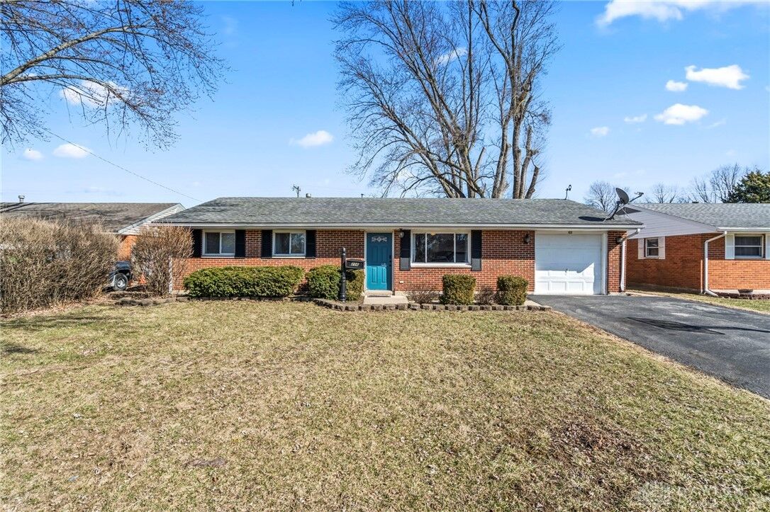 Property Photo:  206 Applegate Road  OH 45322 