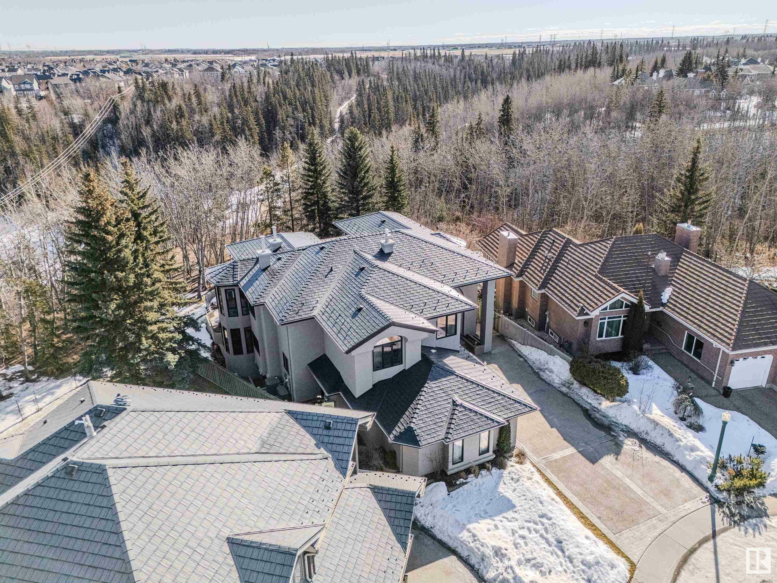 Property Photo:  321 Weaver Point NW  AB T6M 2J4 