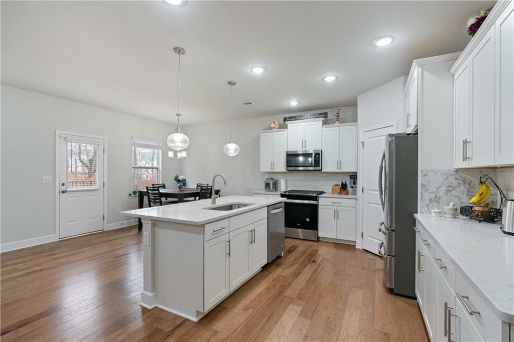 Property Photo: 5915 Pinnacle View Road GA 30040