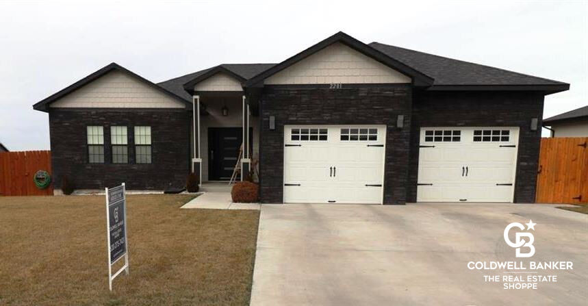 Property Photo: 2201 Glenwood Drive KS 67846