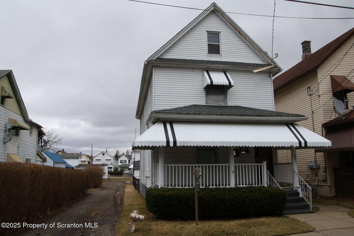 326 1/2 Warren Street  Scranton PA 18508 photo