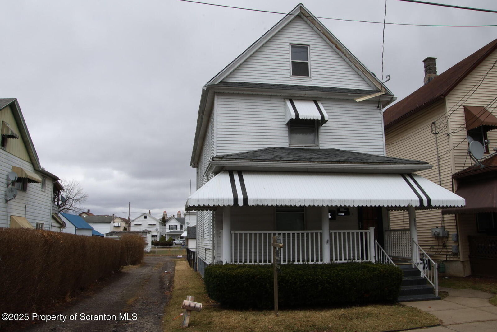 Property Photo:  326 1/2 Warren Street  PA 18508 