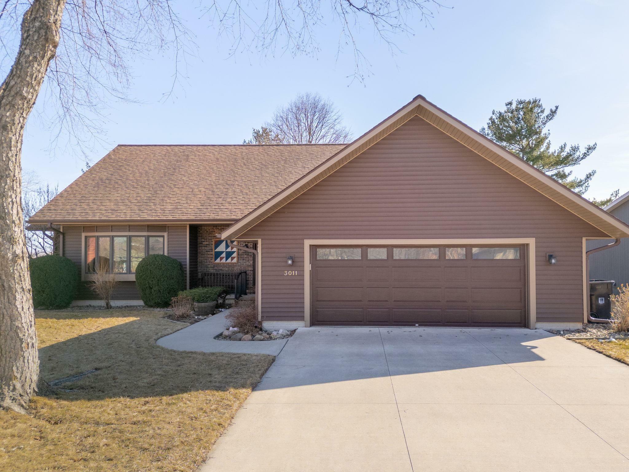 Property Photo:  3011 Abraham Drive  IA 50613 