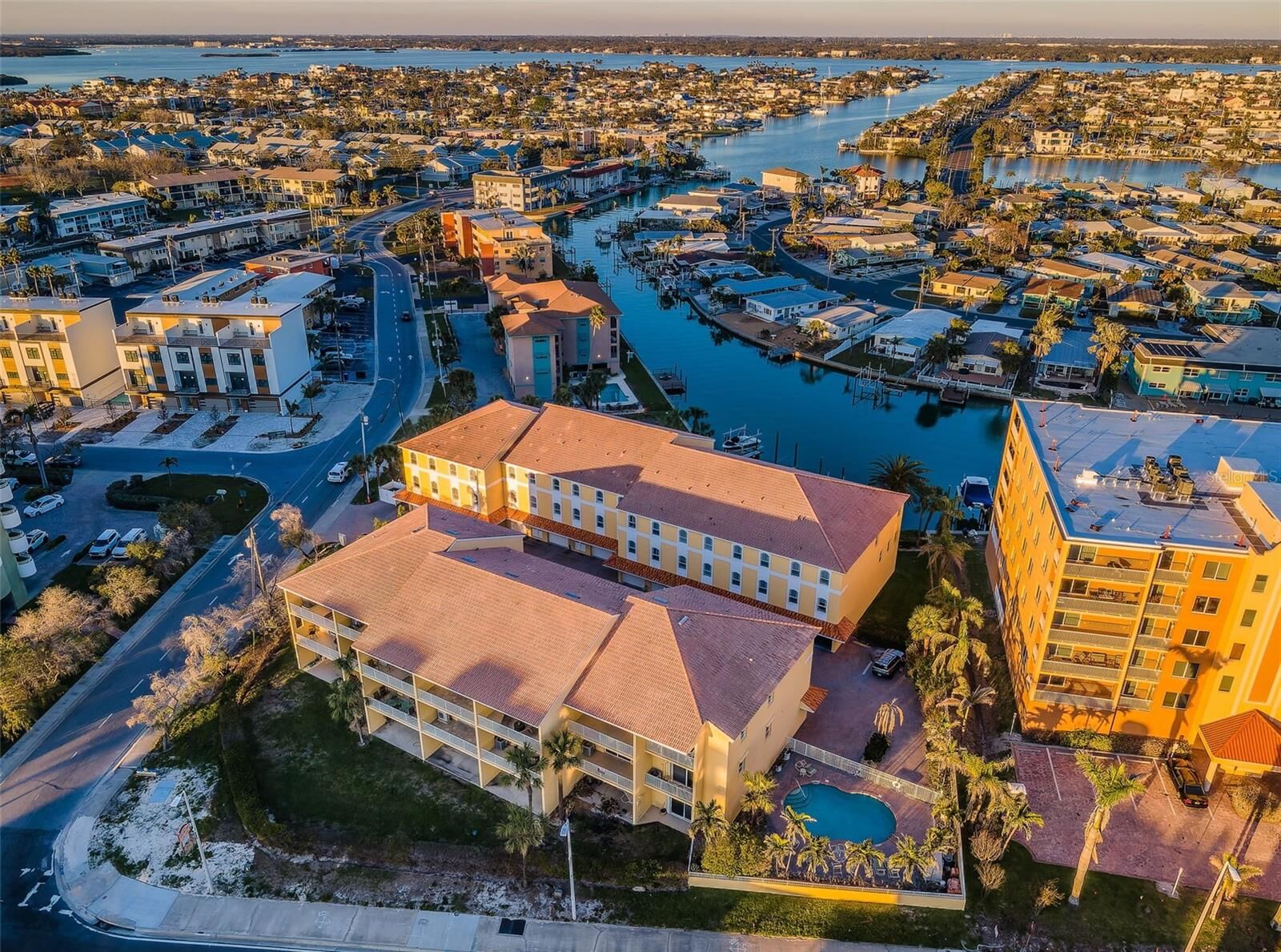 Property Photo:  11595 Gulf Boulevard 6  FL 33706 