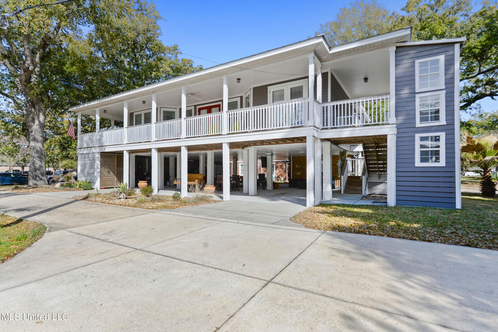 Property Photo:  112 Edgewater Drive  MS 39531 
