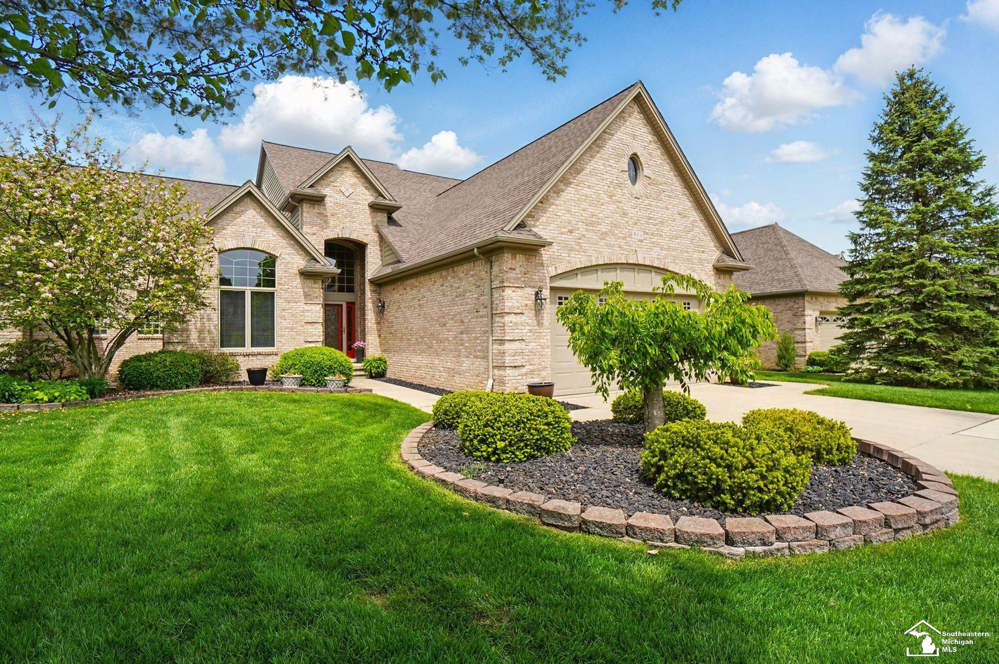 Property Photo: 944 St. James Park Avenue MI 48161