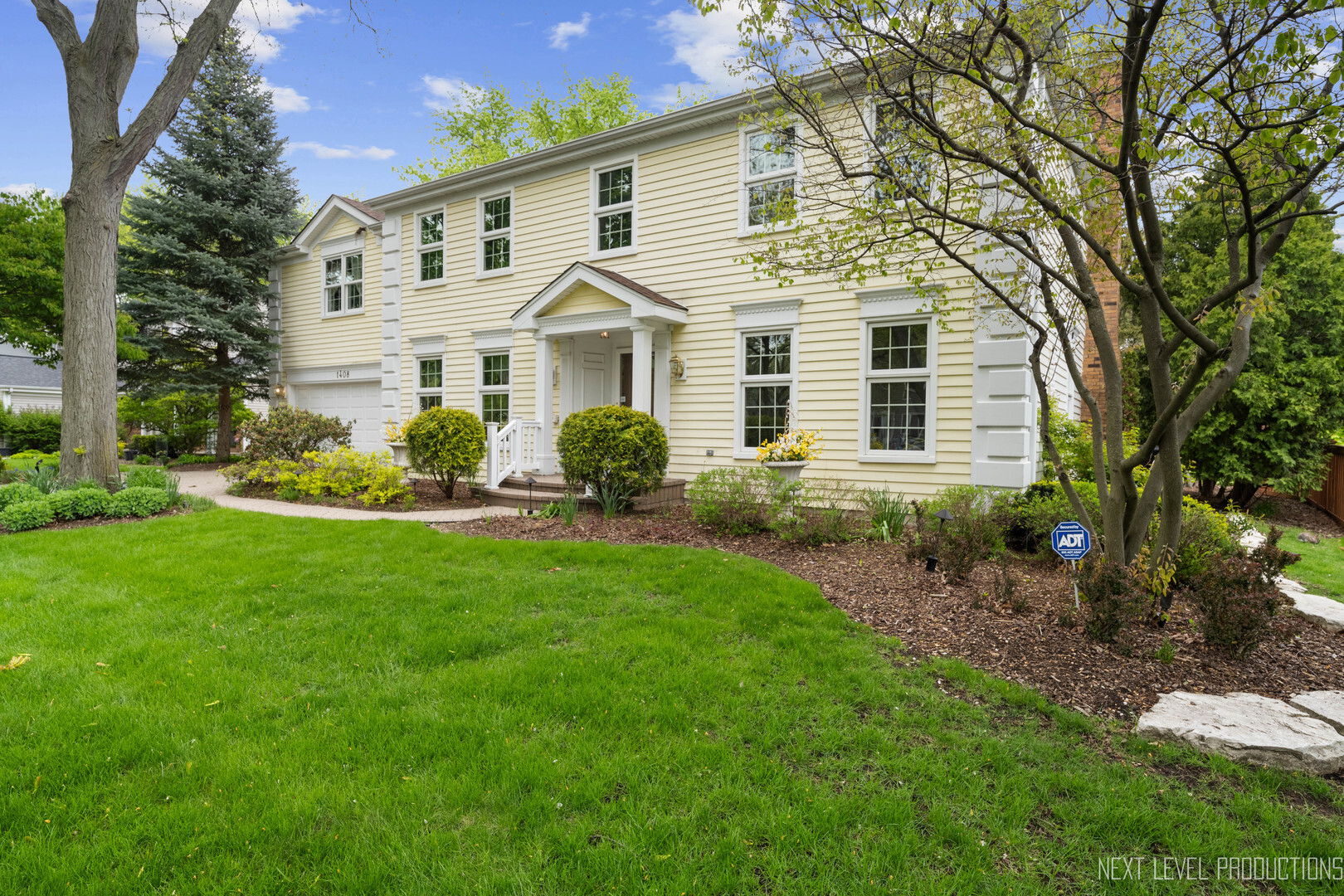 Property Photo: 1408 N West Street IL 60563