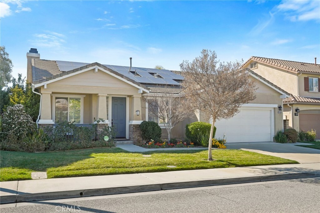 Property Photo: 24050 Via Cresta CA 91354