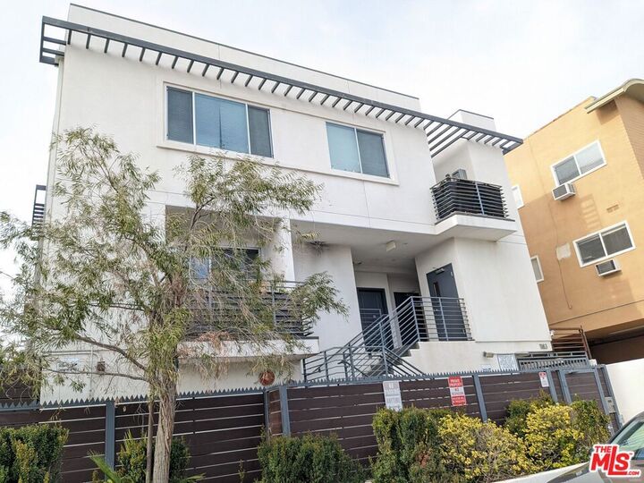 Property Photo:  1183 Crenshaw Boulevard  CA 90019 