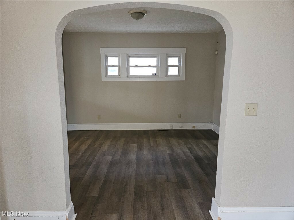 Property Photo:  1098 E 146th Street  OH 44110 