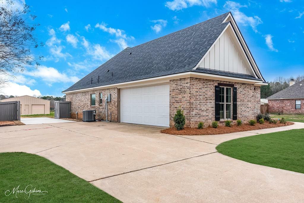 Property Photo: 5042 Linton Cutoff Road LA 71006