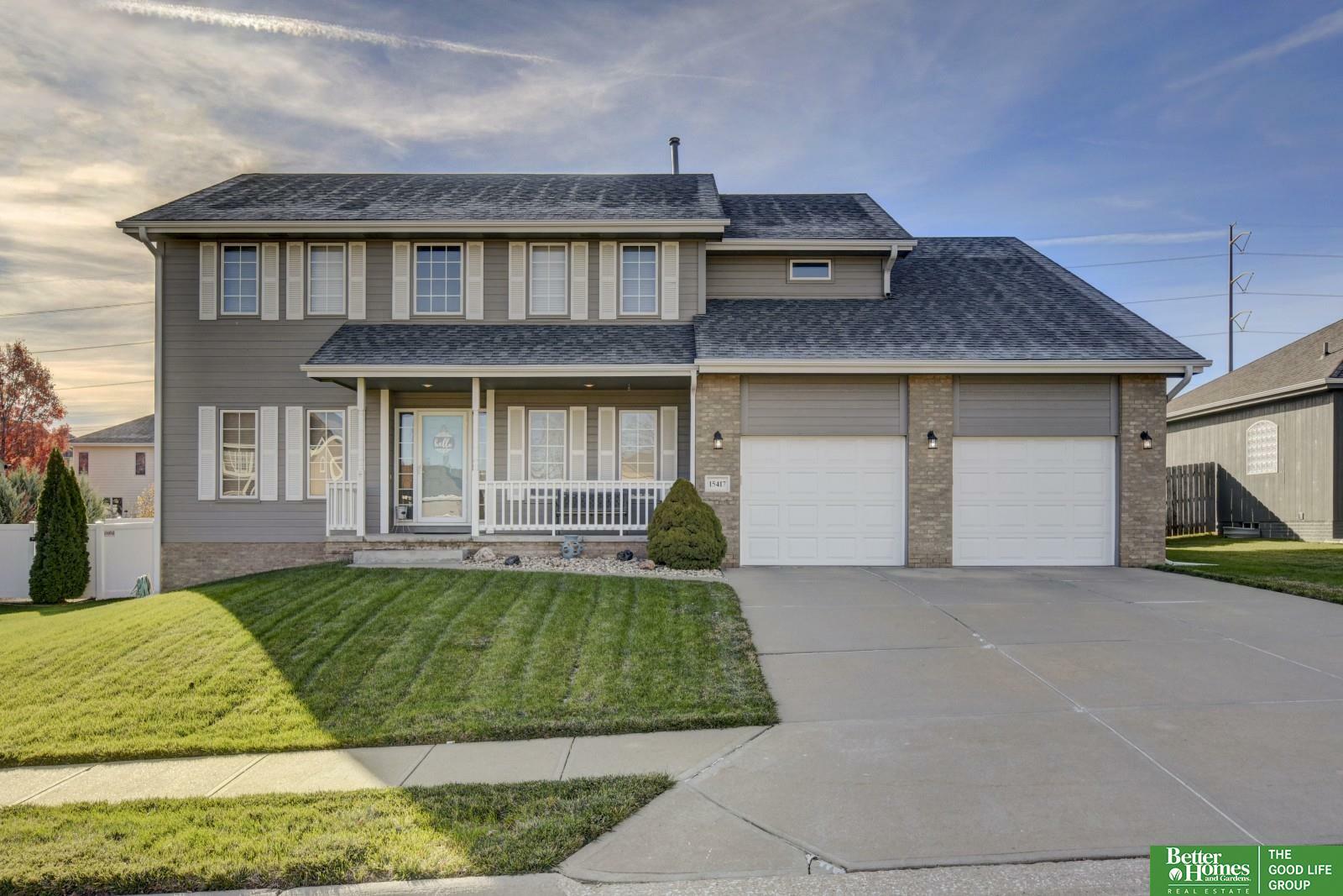 Property Photo: 15417 Greenleaf Street NE 68138
